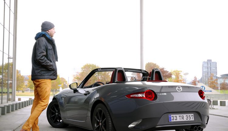 3d Model Realistic CAR and Human Free Download by Ramazan Guldogan 5